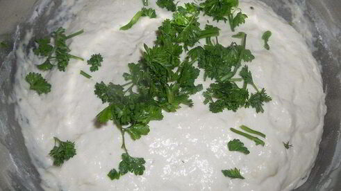 домашний хлеб с петрушкой без замеса