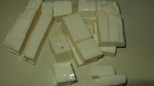 хлеб белый с вялеными помидорами