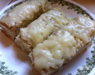 Хлеб с чесноком и сыром