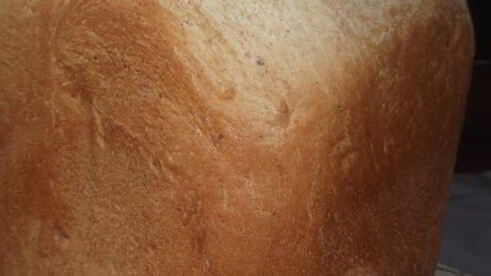 хлеб с корицей и ореховым маслом