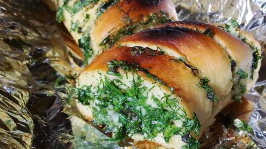 Рецепт хлеба с травами и чесноком
