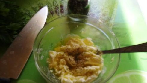 хлеб с травами и чесноком