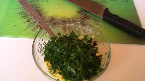 хлеб с травами и чесноком