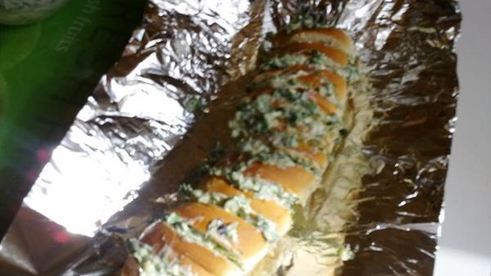 хлеб с травами и чесноком