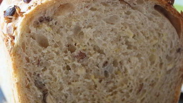 Рецепт Хлеба с цуккини и лесными орехами