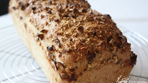 хлеб с цуккини и лесными орехами