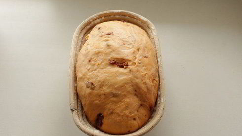 хлеб с вялеными помидорами