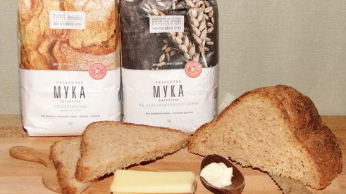 хлеб с вялеными томатами и луком