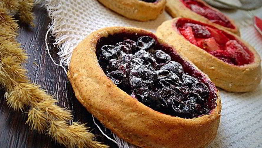 Рецепт постных ржаных мини-галетов с ягодами