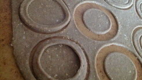 постные ржаные мини-галеты с ягодами