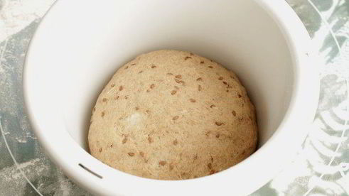 пшенично-ржаной хлеб с льняными семечками