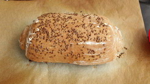 пшенично-ржаной хлеб с льняными семечками