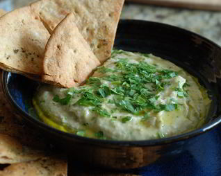 Хрустящий лаваш с фасолевой намазкой