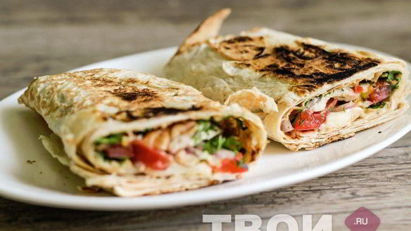 Рецепт Хрустящего лаваша с сыром и помидорами