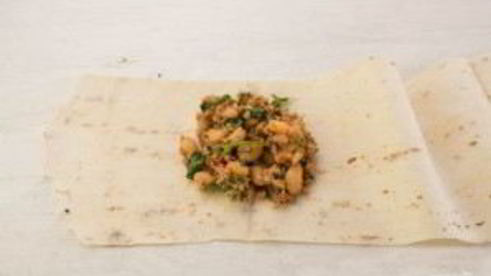 конвертики с фаршем и фасолью в лаваше