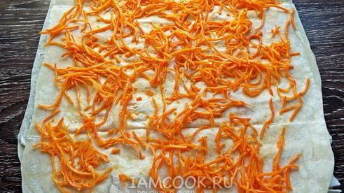 лаваш с крабовыми палочками и корейской морковкой