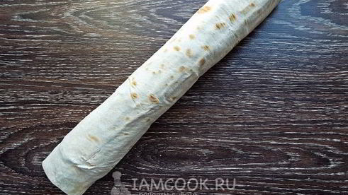 лаваш с крабовыми палочками и корейской морковкой