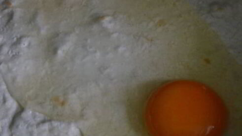 лаваш с яйцом и сыром