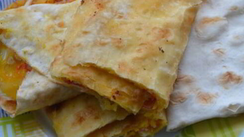 лаваш с яйцом и сыром