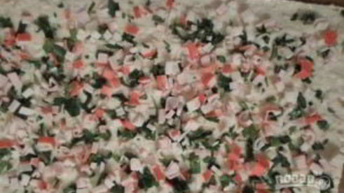 обжаренный лаваш с крабовыми палочками