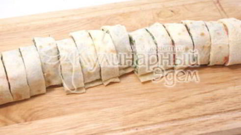 рулетики из лаваша с красной рыбой