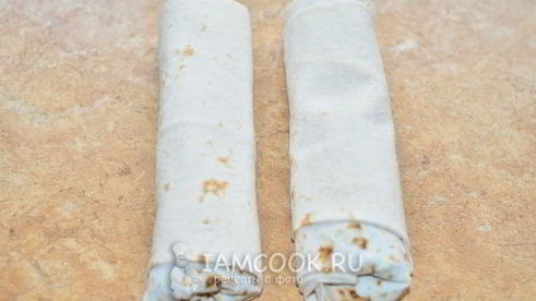 сосиска в лаваше с корейской морковкой