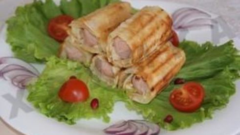 сосиски в лаваше с сыром и картошкой