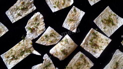 вкусные чипсы из лаваша с чесноком