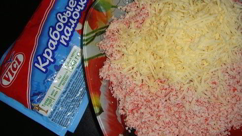 закуска из крабовых палочек в лаваше, обжаренная