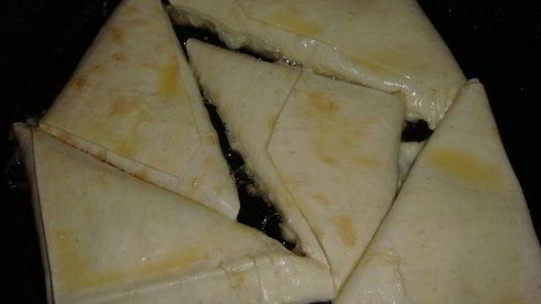 закуска из крабовых палочек в лаваше, обжаренная