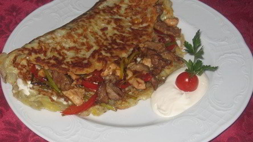 Рецепт картофельной лепешки с мясома и овощами
