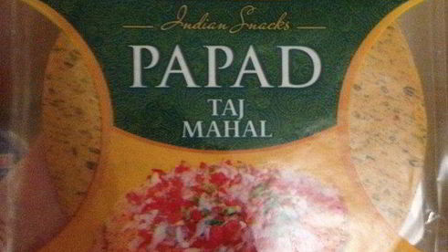 кусочки курицы в индийской лепешке с манго и лаймовой заправкой