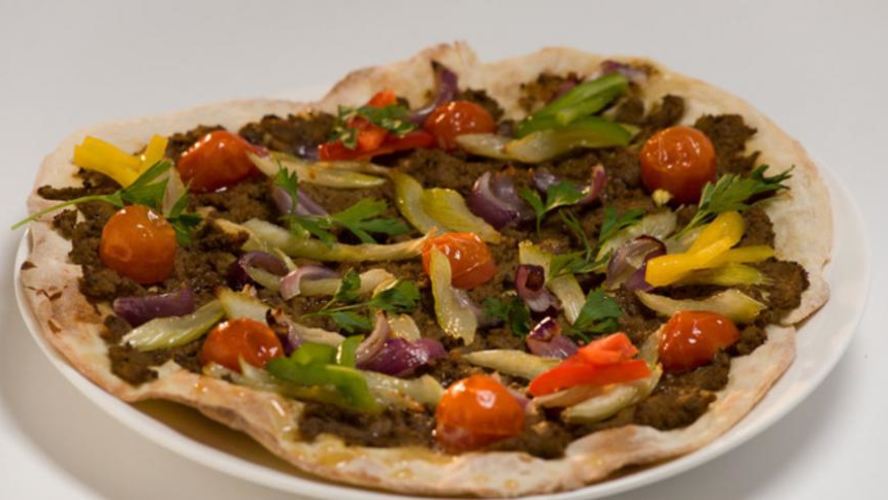 Рецепт лепешки со свиным паштетом и сладкими овощами