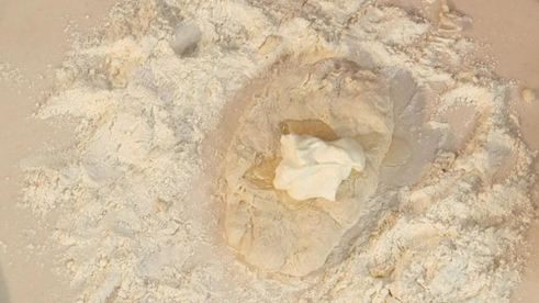 лепешка со свиным паштетом и сладкими овощами