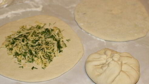 лепешки на кефире с сыром