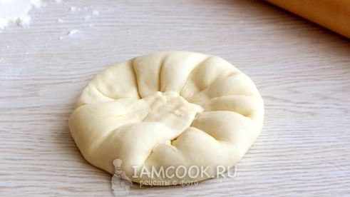 лепешки с творогом и зеленью на сковороде