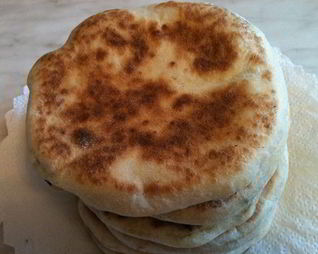 Лепешки с творожно-сырной начинкой