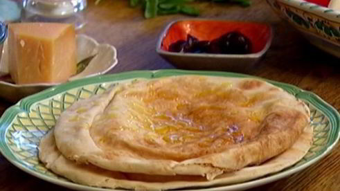 пита с моцареллой, руколой и помидорами