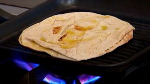 пита с моцареллой, руколой и помидорами