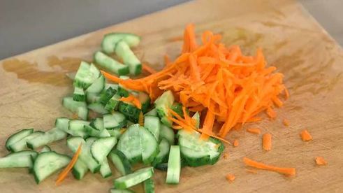 пита с овощами и хумусом