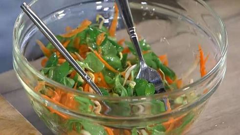 пита с овощами и хумусом