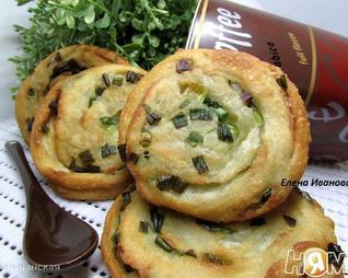 Слоеные лепешки с зеленым луком
