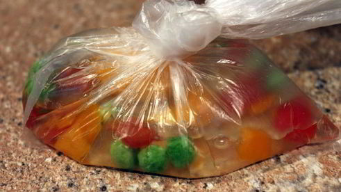 яйцо с овощами и лепешками