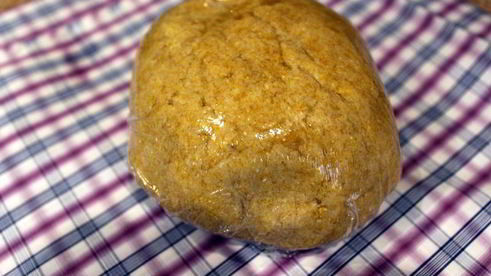 яйцо с овощами и лепешками