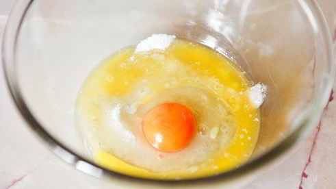 банановые маффины с клубникой