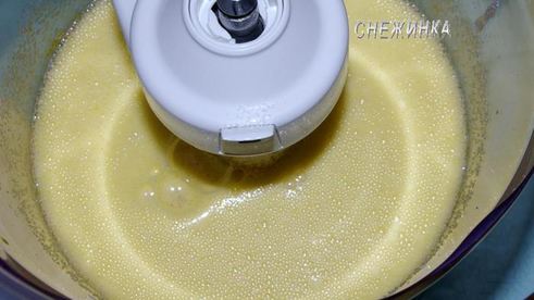 клюквенно-ежевичные маффины с фундуком