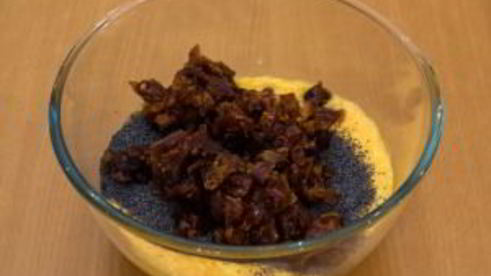 маффины с финиками и маком