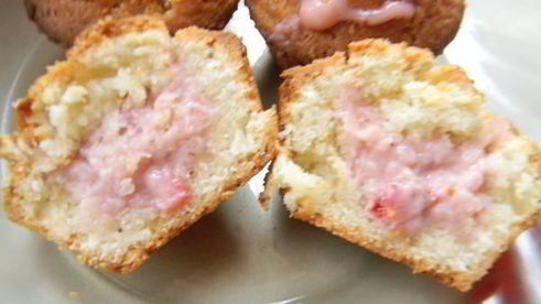 маффины с клубникой и белым шоколадом