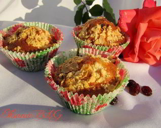 Маффины с клюквой и миндальным штрейзелем