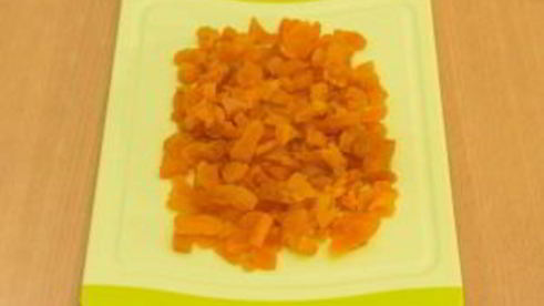 маффины с курагой, фундуком и морковью